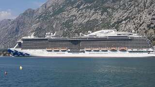 Гостевой дом Guest House Muo Котор Четырехместный номер с видом на море-1