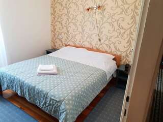 Гостевой дом Guest House Muo Котор Двухместный номер с общей ванной комнатой и видом на море-3