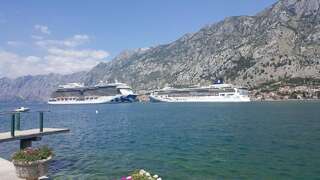 Гостевой дом Guest House Muo Котор Двухместный номер с общей ванной комнатой и видом на море-1